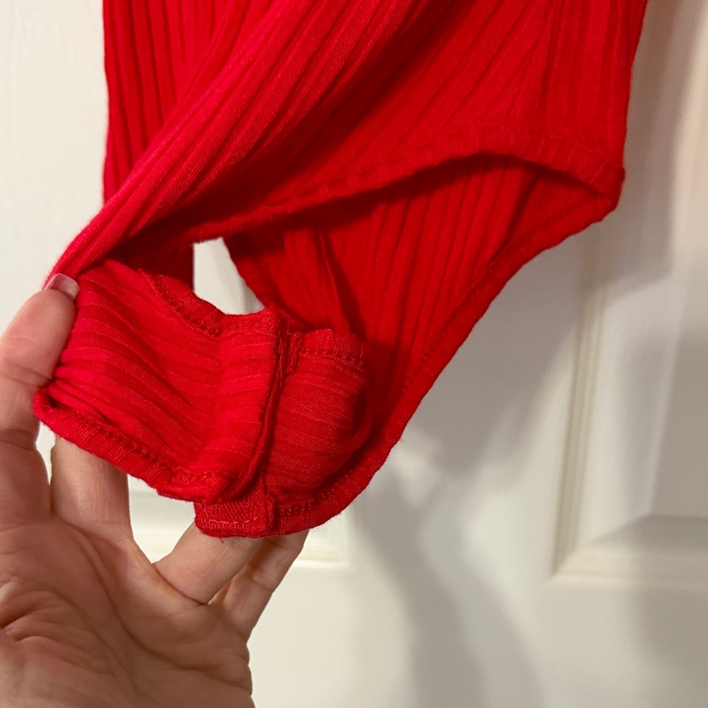 Red Ribbed Bodysuit Size M - Picture 3 of 4